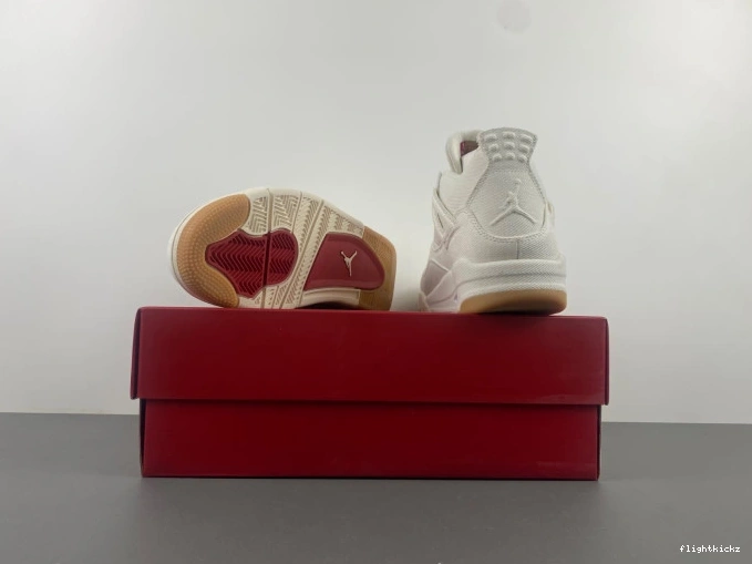 Jordan AO2571-100 Air Levi's x 'White' 4 1026